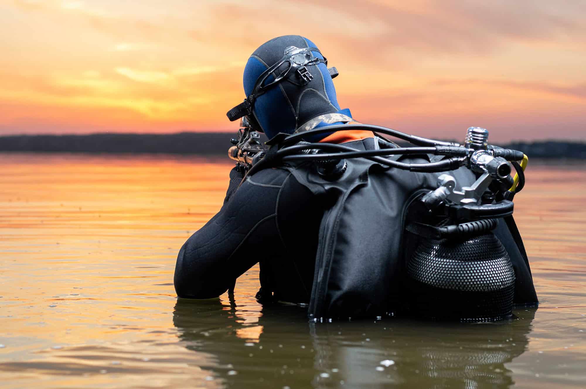 Taucher Sonnenuntergang Nachttauchen