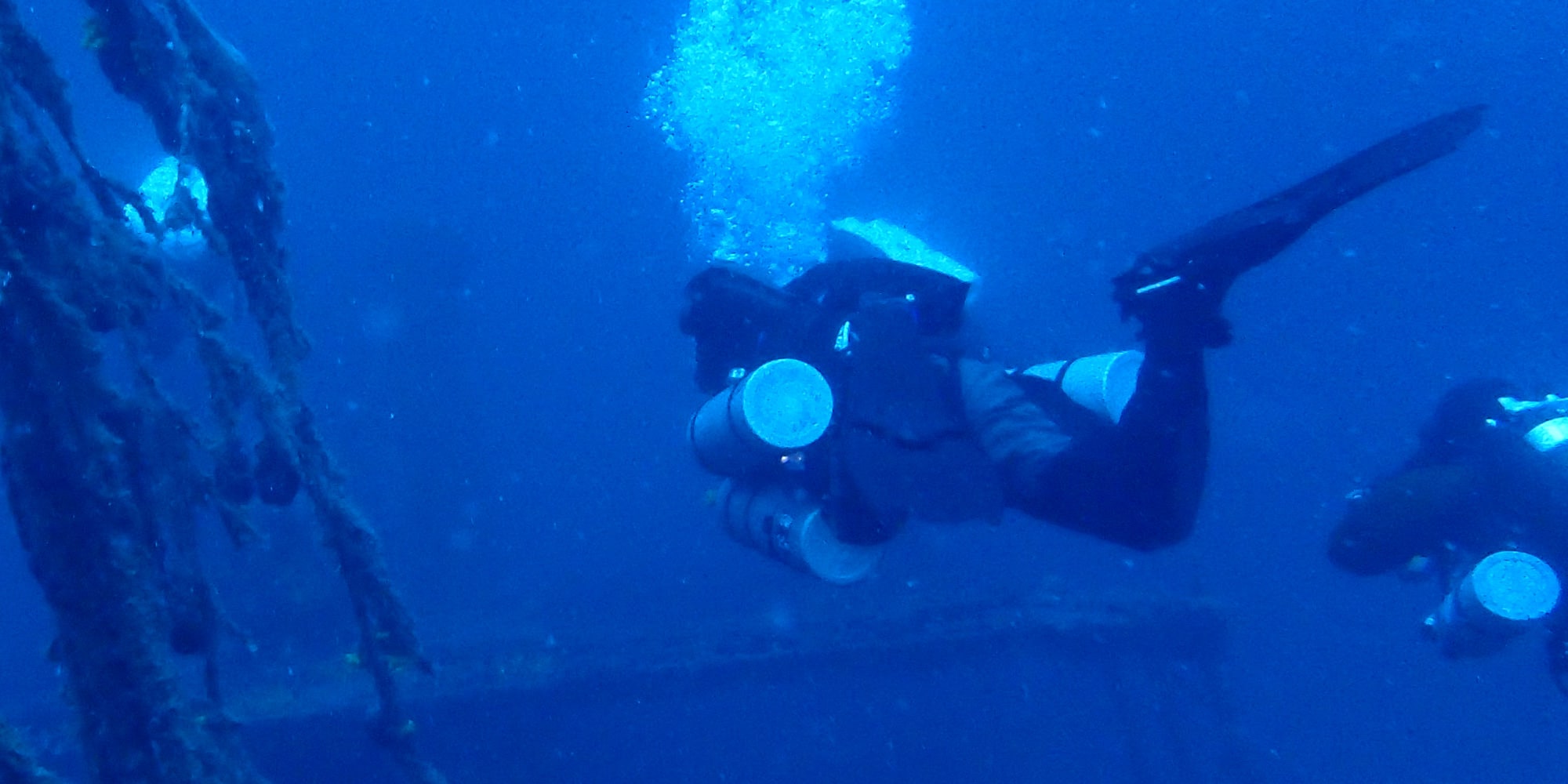 Taucher Sidemount 3 Flaschen